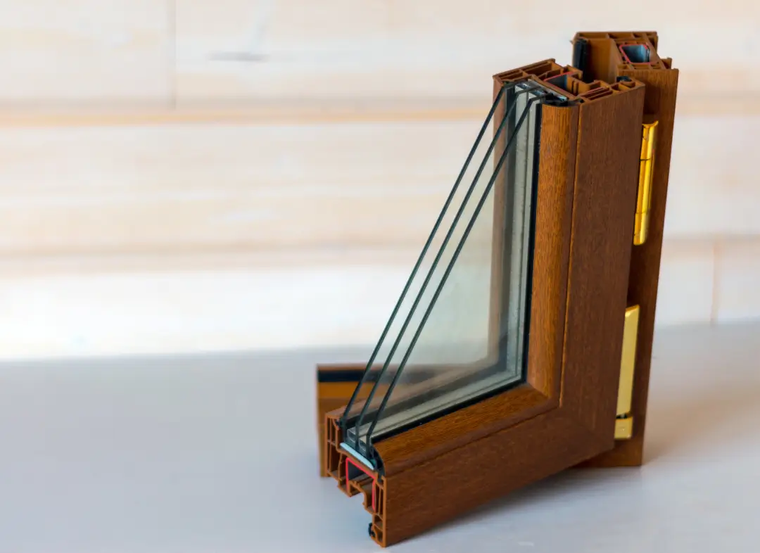 Installation de fenêtre en bois sur mesure Villars-sur-Var